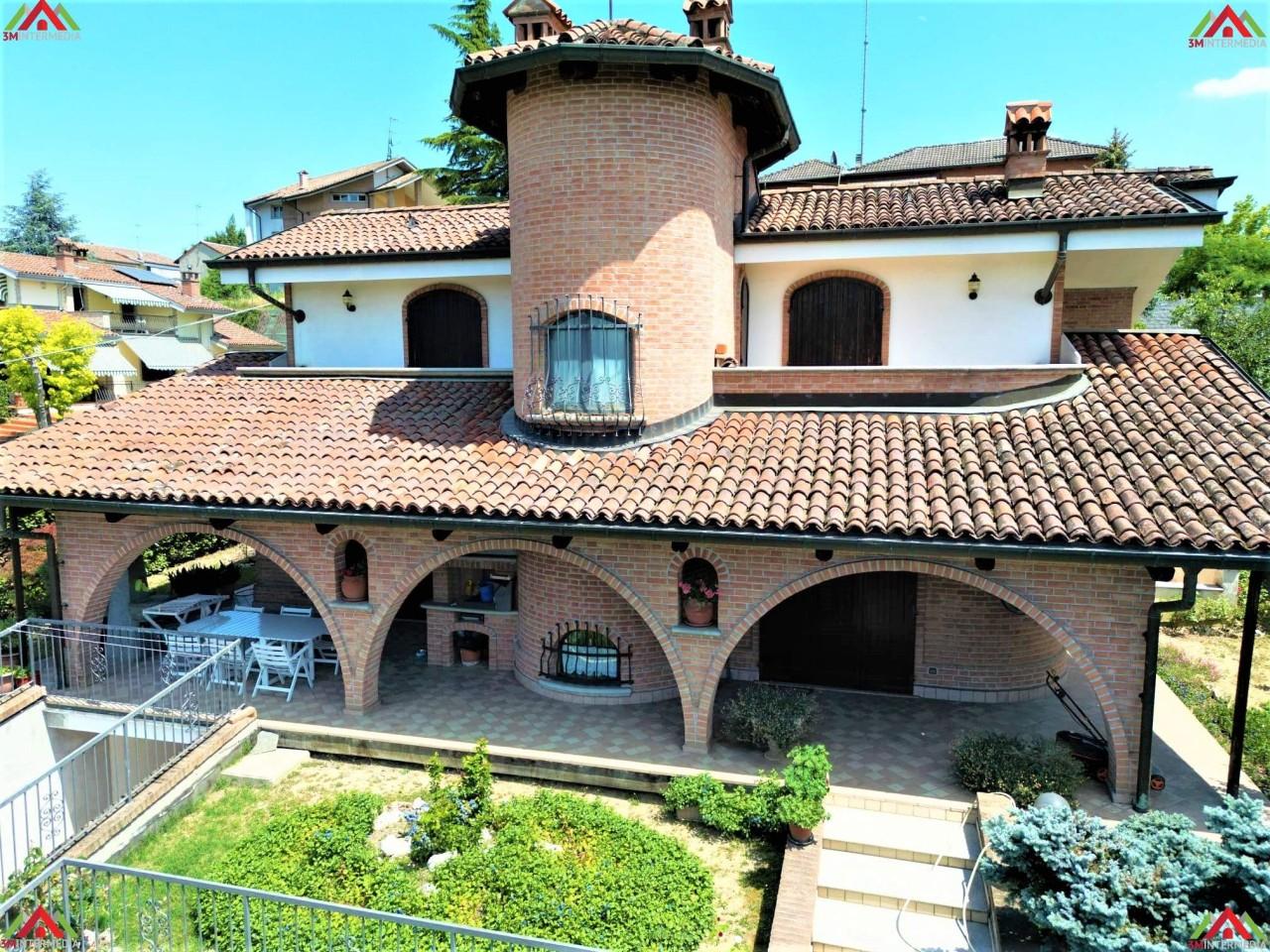 6 rooms Villa in Castelletto Monferrato, Italy No. 123240