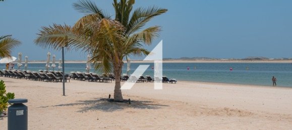 Studio in Dubai, UAE No. 64710 4