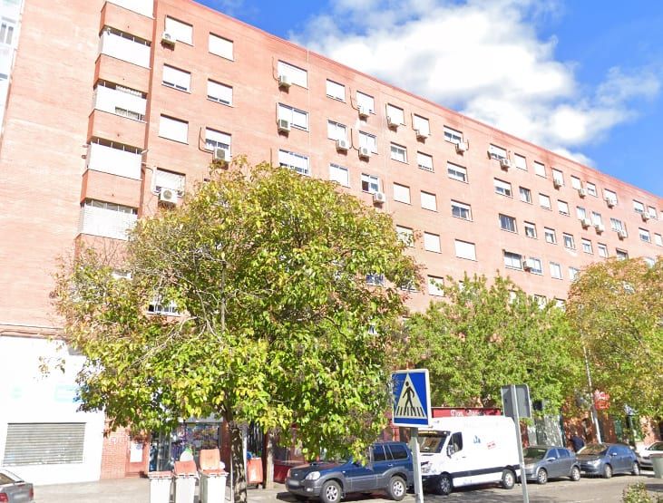 144m² Commercial property in Madrid, Spain No. 260347