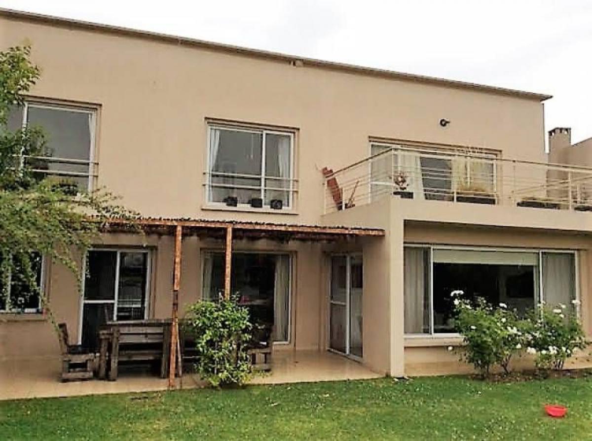 3 bedrooms House in Tigre, Argentina No. 64291