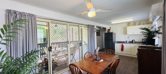 2 bedrooms House in Buxton, Australia No. 381 2