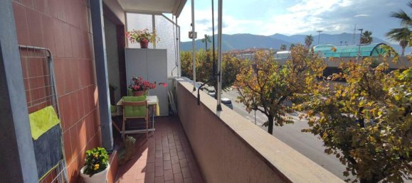 2-salle Appartement à Albenga, Italy No. 172890 3