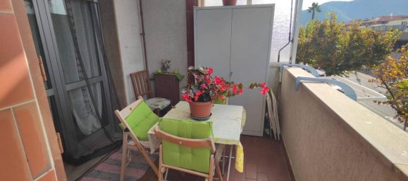 2-salle Appartement à Albenga, Italy No. 172890 5