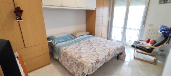 2-salle Appartement à Albenga, Italy No. 172890 13