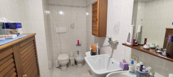 2-salle Appartement à Albenga, Italy No. 172890 19