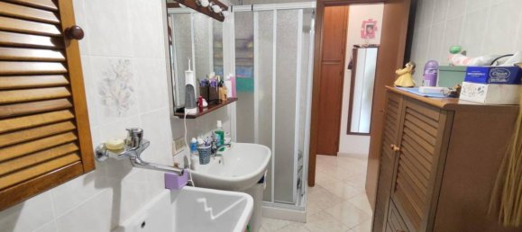 2-salle Appartement à Albenga, Italy No. 172890 17