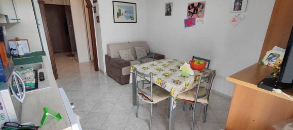 2-salle Appartement à Albenga, Italy No. 172890 10