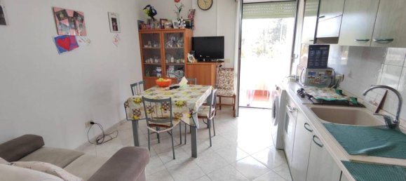 2-salle Appartement à Albenga, Italy No. 172890 8