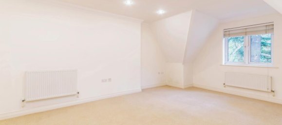 2 Schlafzimmer Wohnung in Kenley, United Kingdom, Nr. 8042 2