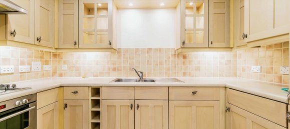 2 Schlafzimmer Wohnung in Kenley, United Kingdom, Nr. 8042 3