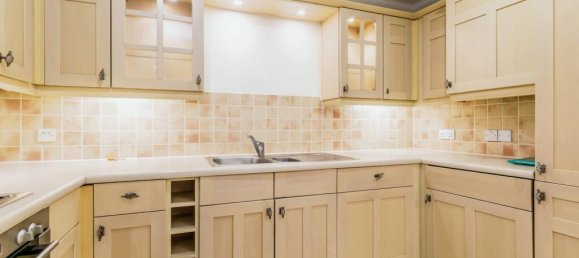 2 Schlafzimmer Wohnung in Kenley, United Kingdom, Nr. 8042 14