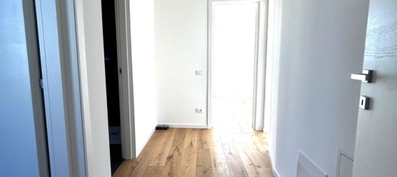 5 rooms Apartment in Treviso, Italy No. 216377 8