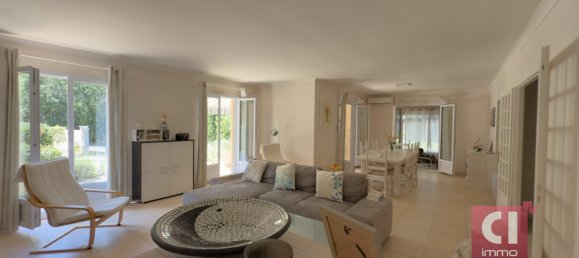 3 bedrooms Villa in La Roquebrussanne, France No. 345953 4