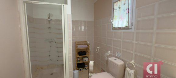 3 bedrooms Villa in La Roquebrussanne, France No. 345953 10