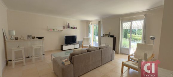 3 bedrooms Villa in La Roquebrussanne, France No. 345953 5