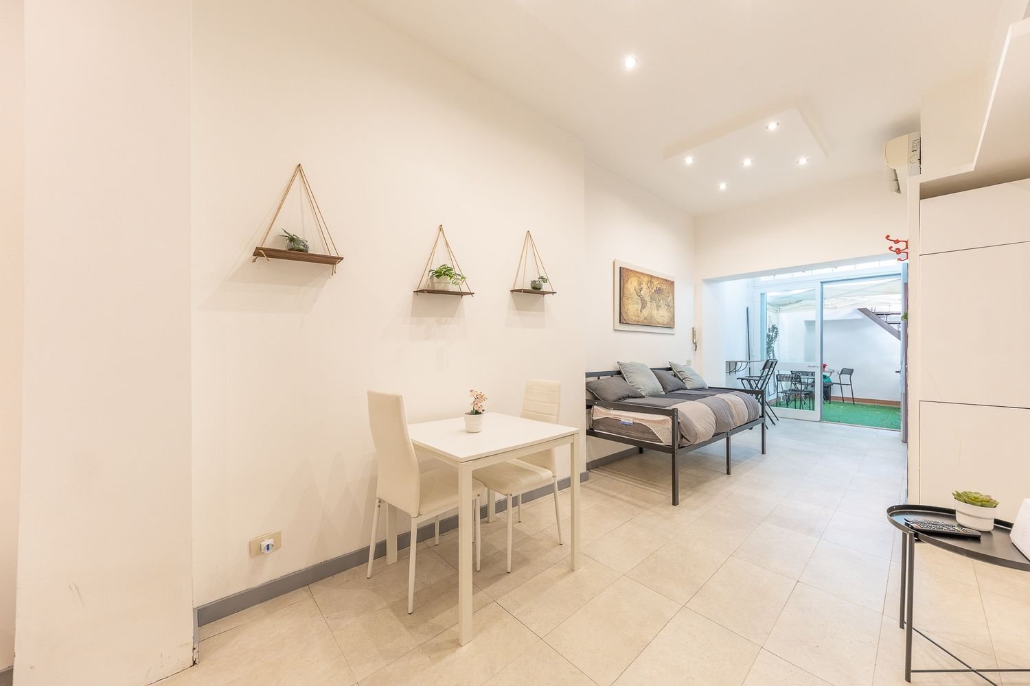 Studio in Rome, Italy No. 258017