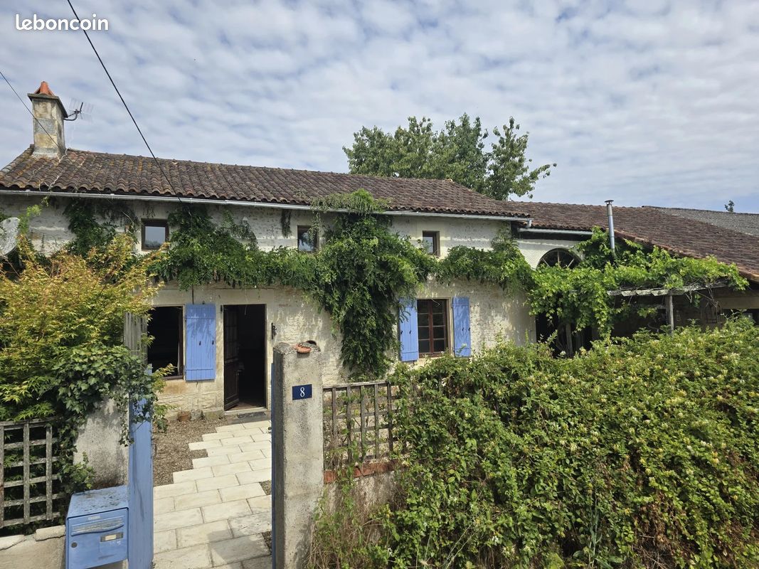 4 chambres Maison à Valence-en-Poitou, France No. 340308