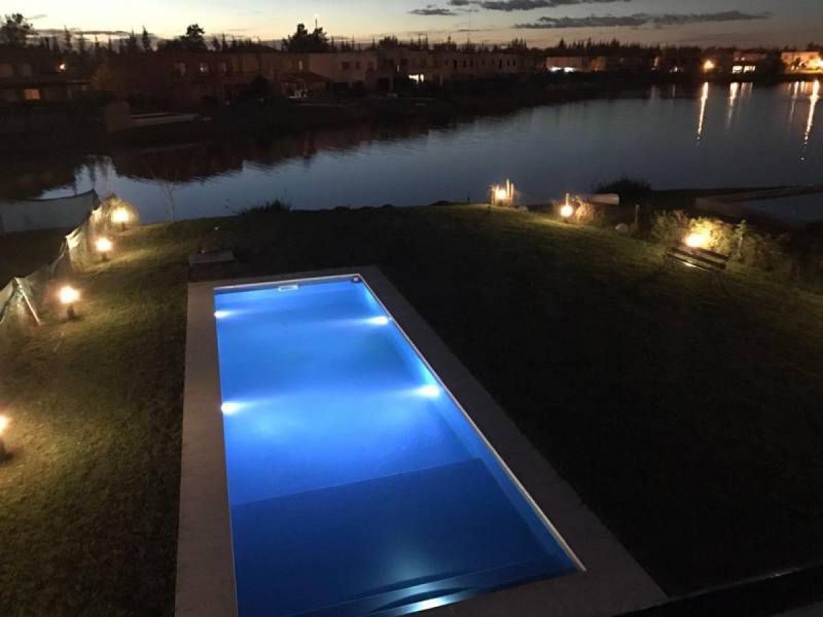 4 bedrooms House in Tigre, Argentina No. 61049