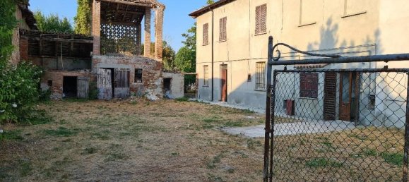 8 rooms House in Gragnano Trebbiense, Italy No. 154979 2