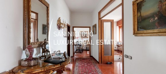 10 rooms Villa in Fiesole, Italy No. 196619 7
