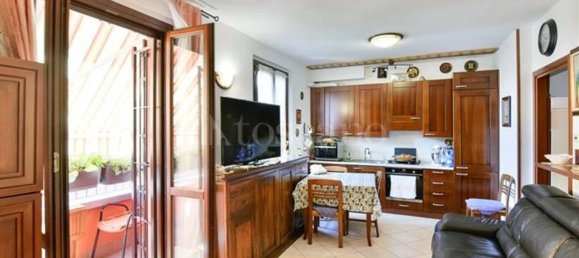 2 rooms Apartment in Fino Mornasco, Italy No. 303435 6