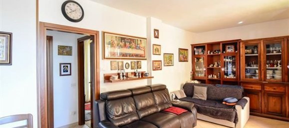2 rooms Apartment in Fino Mornasco, Italy No. 303435 3