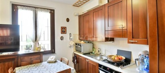 2 rooms Apartment in Fino Mornasco, Italy No. 303435 4