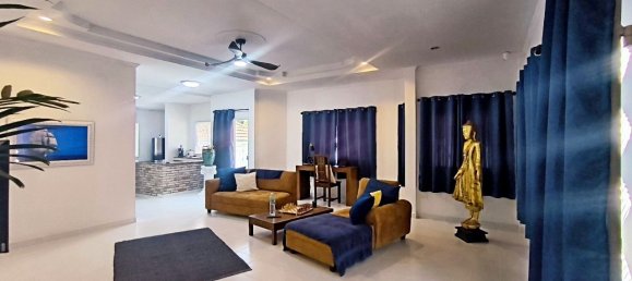 4 bedrooms House in Bang Lamung, Thailand No. 57702 16