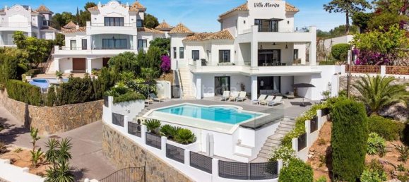6 bedrooms Villa in Marbella, Spain No. 129878 2