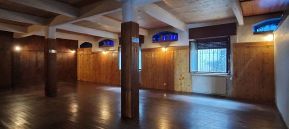 186m² Warehouse in Parabiago, Italy No. 71658 8