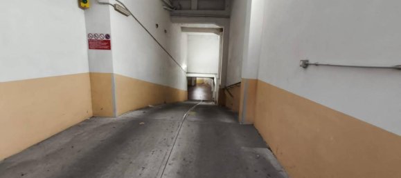 1 room Parking in Bologna, Italy No. 144863 6