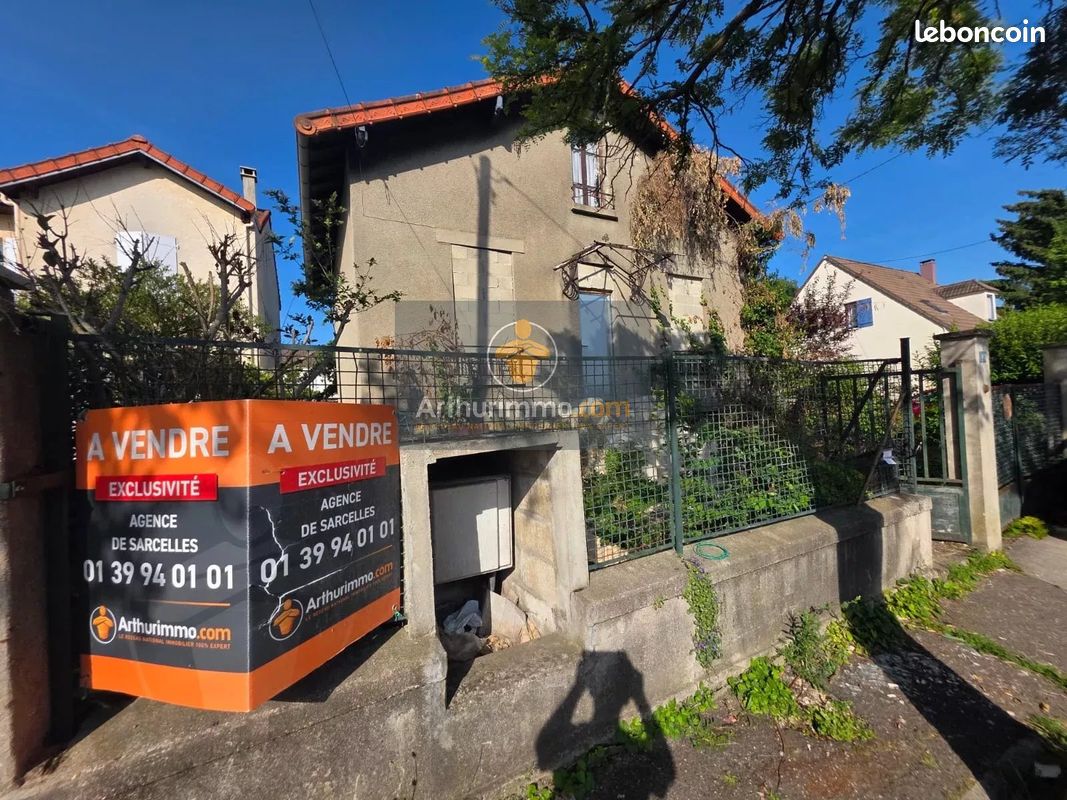 Casa de 3 dormitorios en Sarcelles, France No. 170261