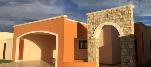 Casa de 3 dormitorios en Mérida, Mexico No. 8549 2