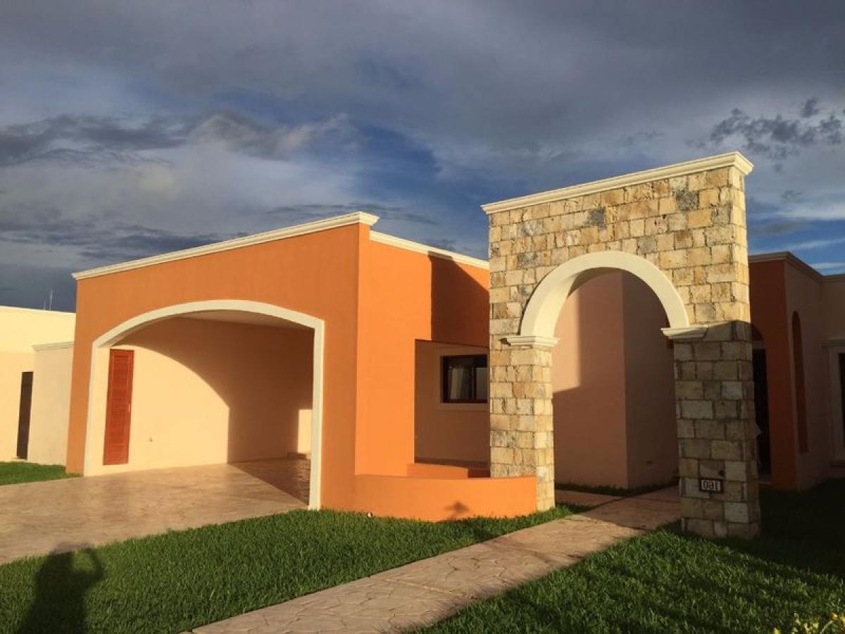 Casa de 3 dormitorios en Mérida, Mexico No. 8549