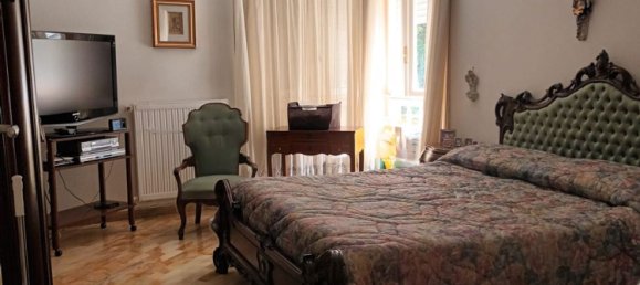 5-salle Appartement à Palermo, Italy No. 301118 17