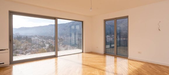 4 bedrooms Penthouse in Kotor, Montenegro No. 263 2