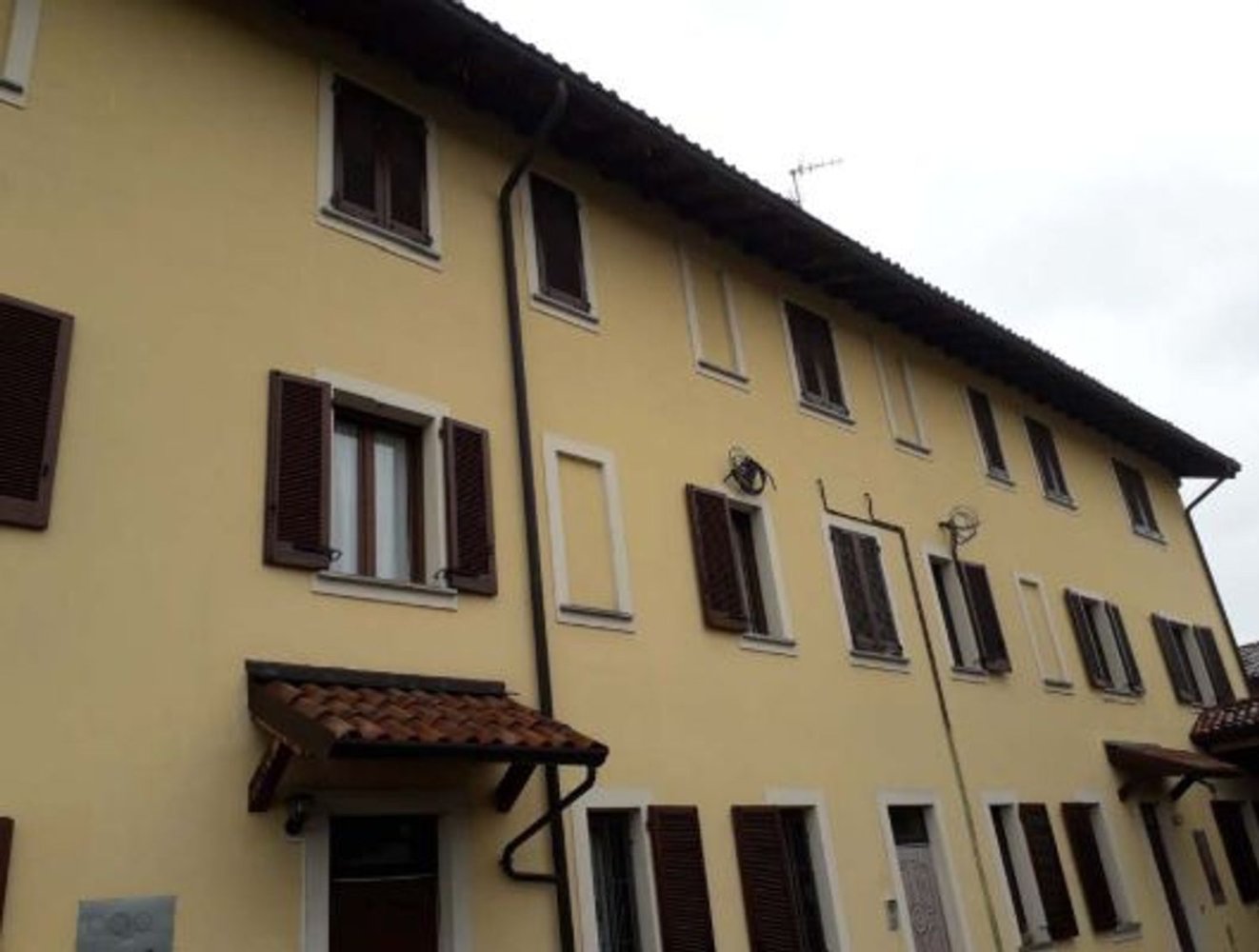 3-salle Appartement à Pavia, Italy No. 146031