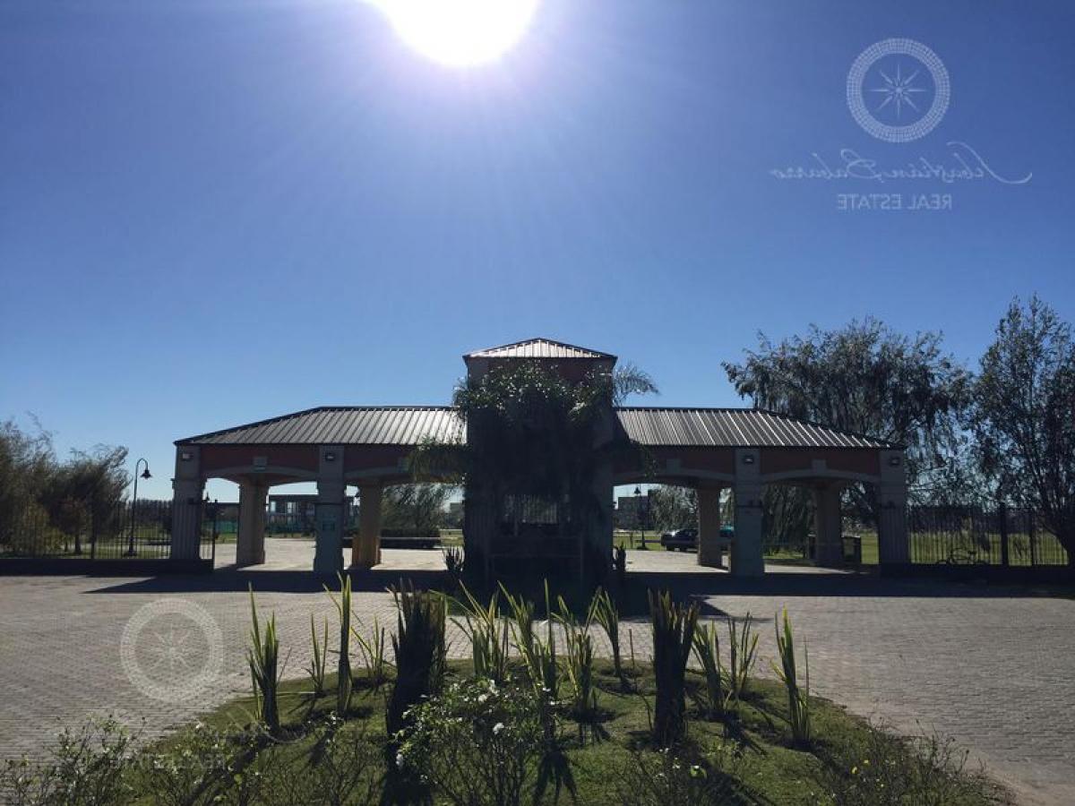 Terreno en Ezeiza, Argentina No. 48970