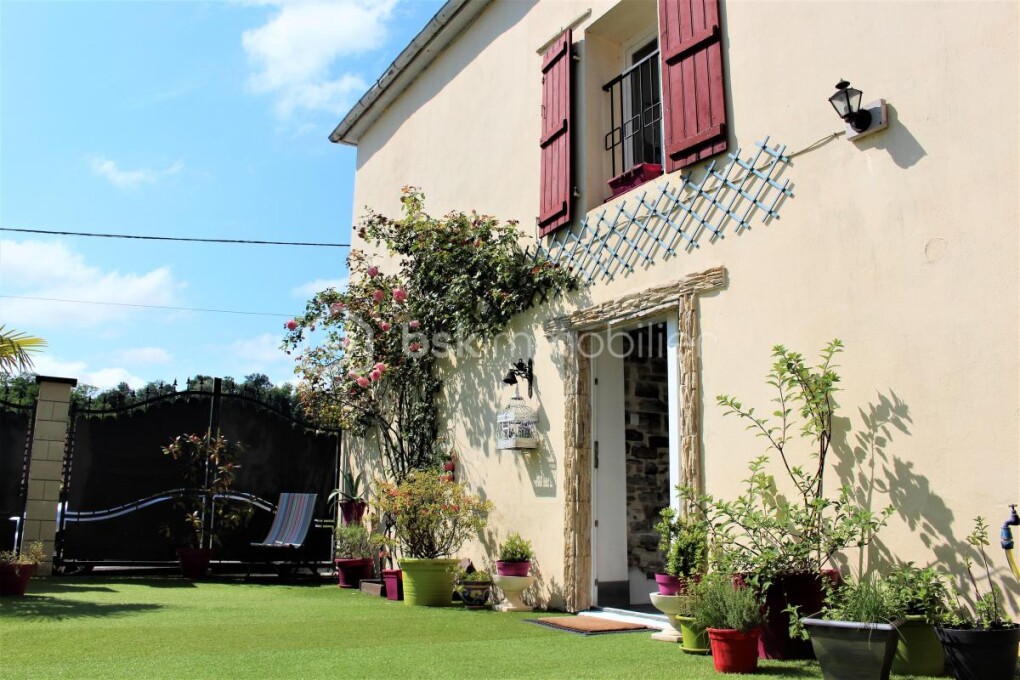 Дом с 5 спальнями в Саль-де-Беарн, Франция № 323059