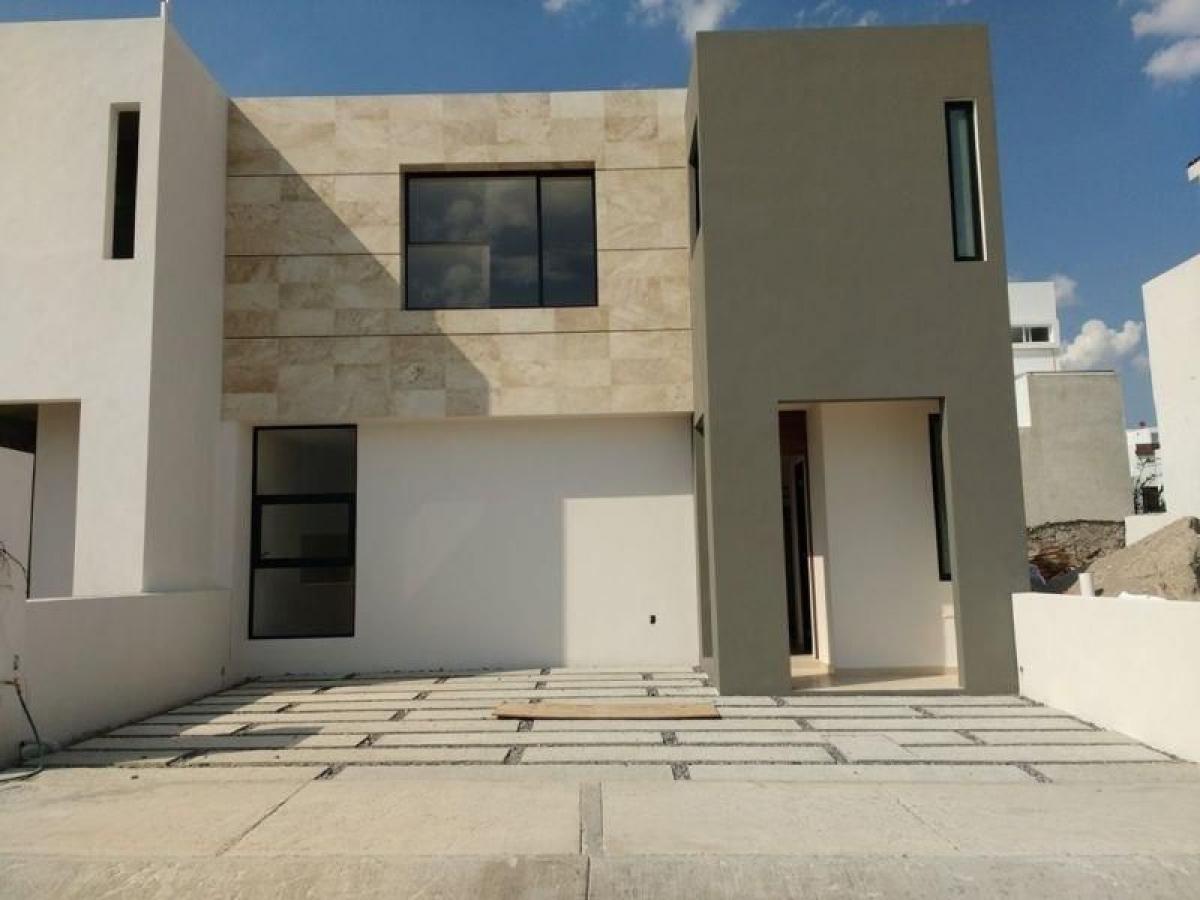 3 bedrooms House in El Marques, Mexico No. 179633