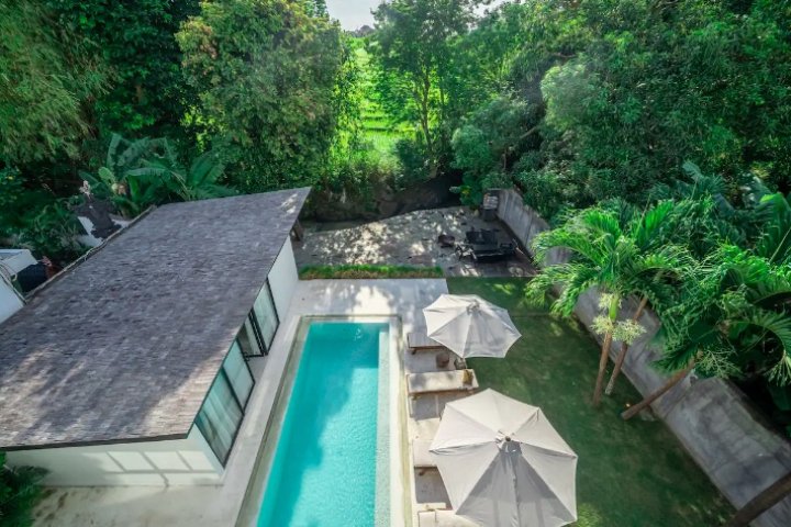 9 bedrooms Villa in Canggu, Indonesia No. 3619
