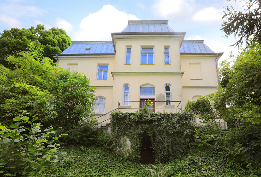 Villa de 10 habitaciónes en Landshut, Germany No. 367929