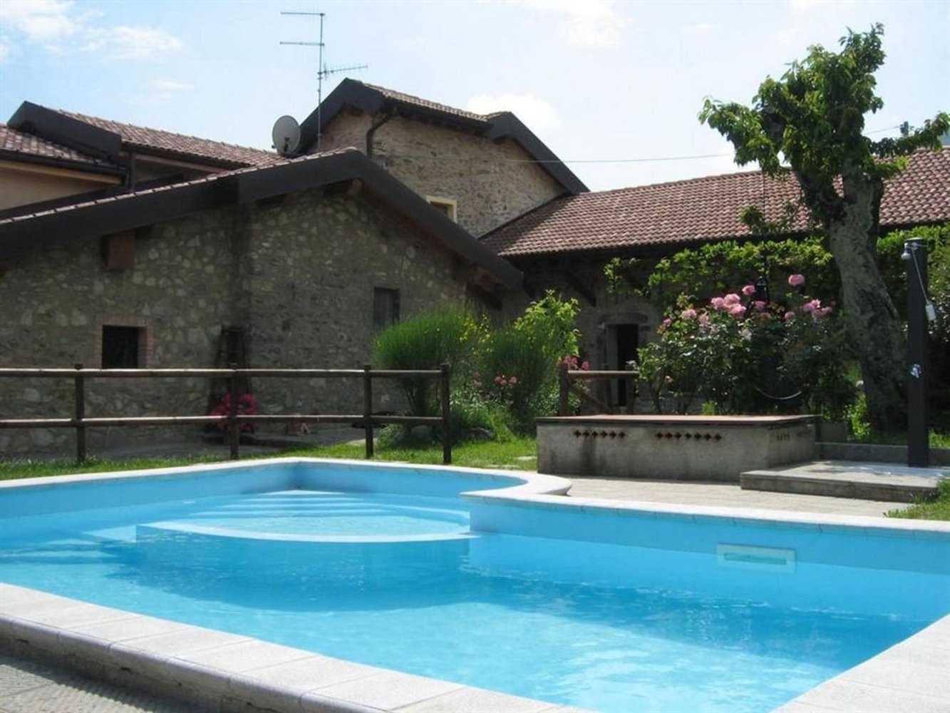 25-Zimmer Haus in Pontremoli, Italy, Nr. 232149