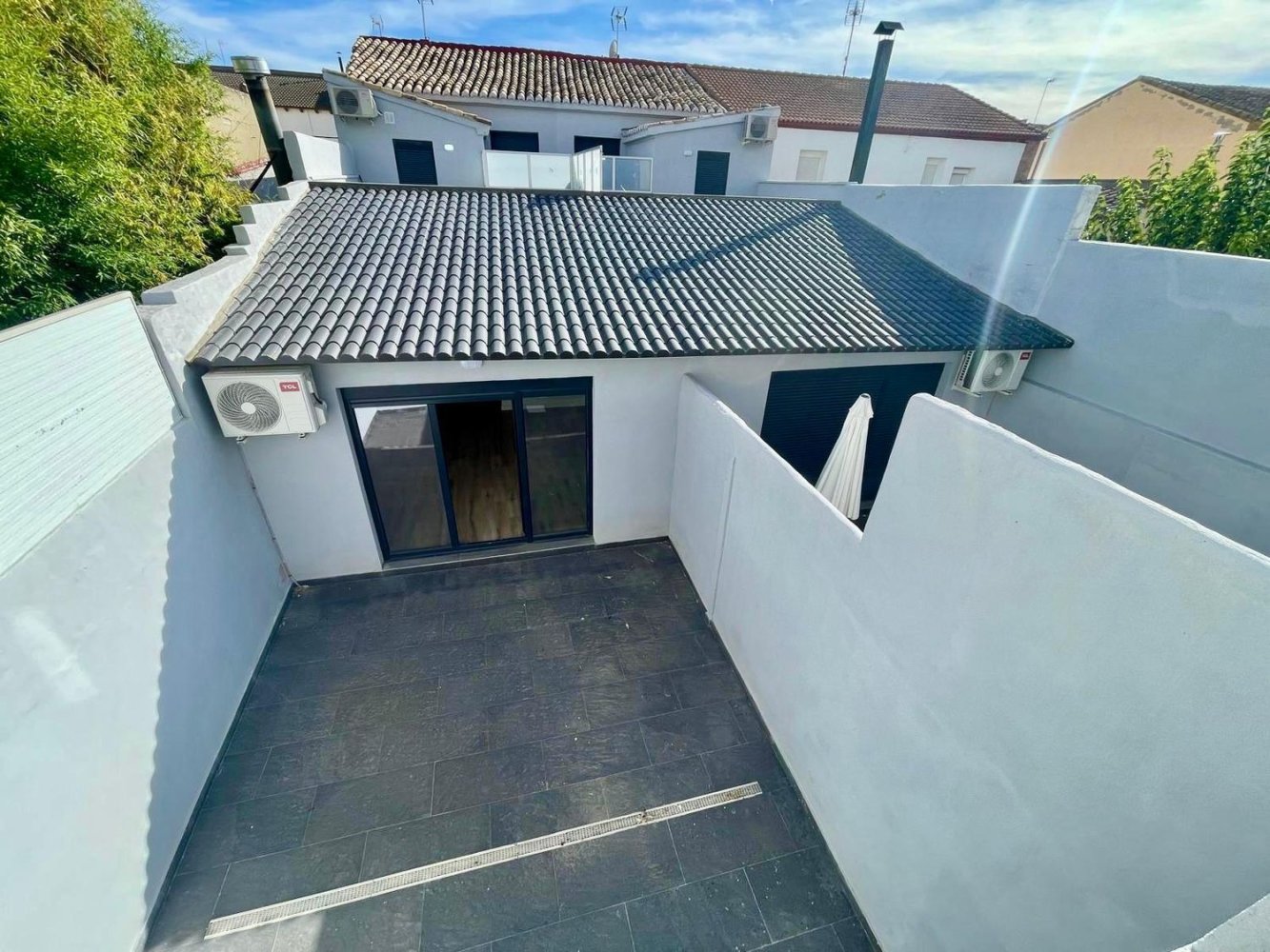 5 bedrooms House in Villanueva de Gallego, Spain No. 261532