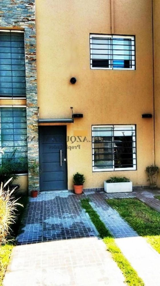 3 bedrooms House in Esteban Echeverria, Argentina No. 53257