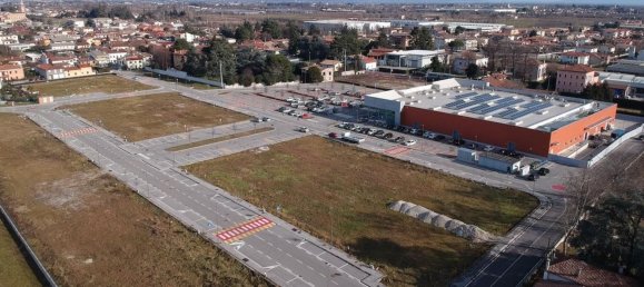 1000m² Land in Tezze sul Brenta, Italy No. 111958 2