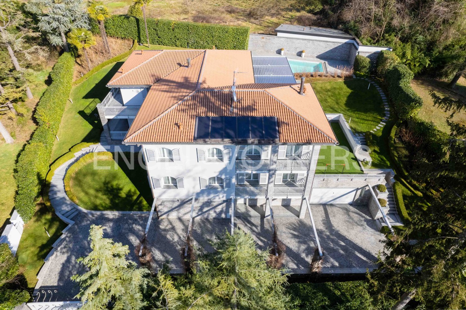 4 Schlafzimmer Villa in Tradate, Italy, Nr. 131076