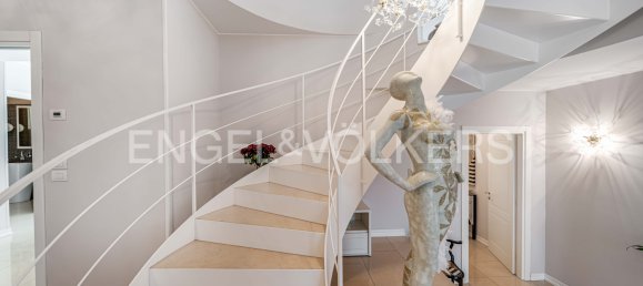 4 Schlafzimmer Villa in Tradate, Italy, Nr. 131076 14