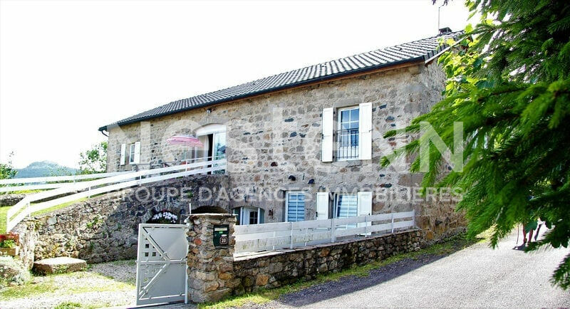 Casa de 3 dormitorios en Saint-Jeures, France No. 203607