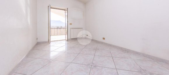 Apartamento de 5 divisões em Guidonia Montecelio, Italy N.º 4773 9